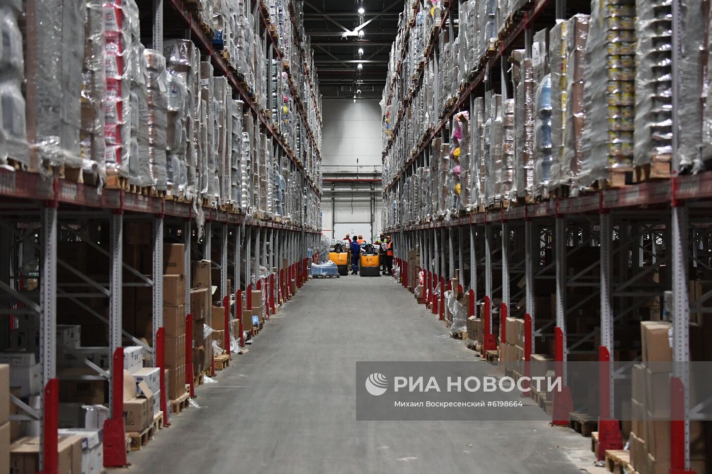 Распределительный центр компании X5 Retail Group в Подмосковье