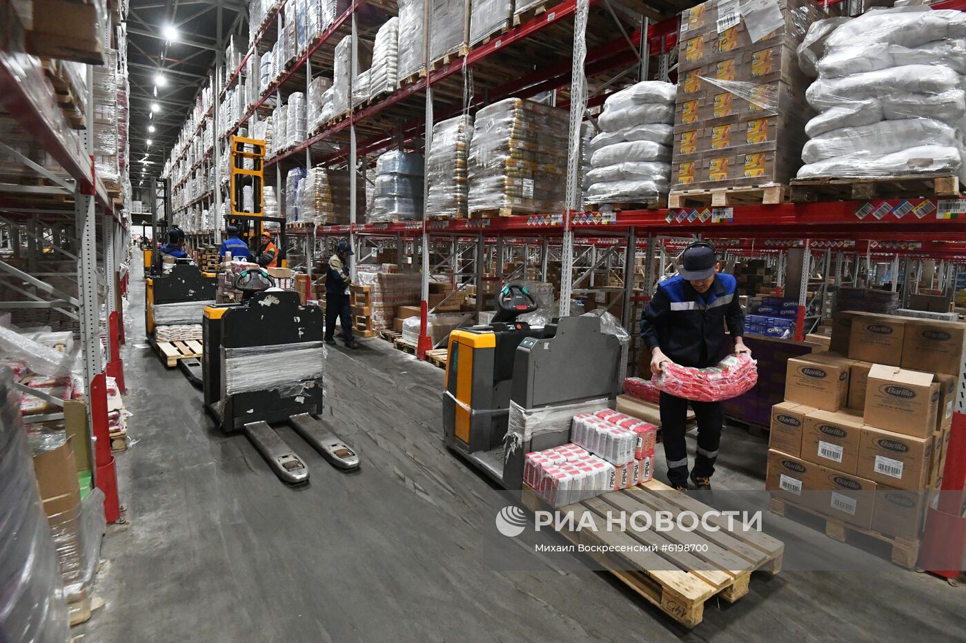 Распределительный центр компании X5 Retail Group в Подмосковье