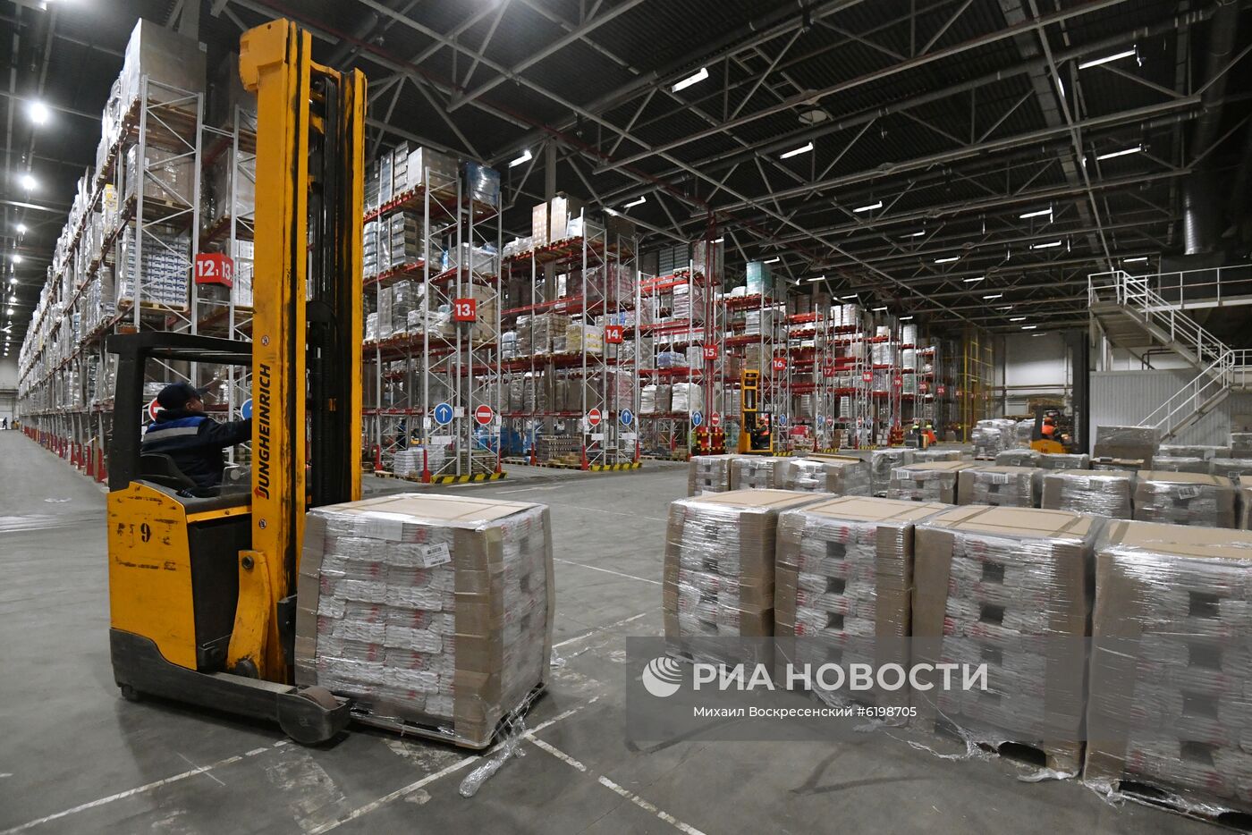 Распределительный центр компании X5 Retail Group в Подмосковье