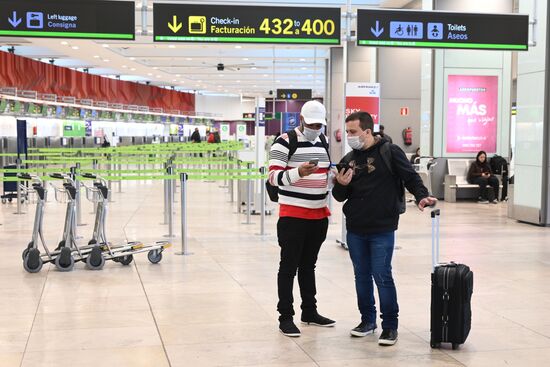 Ситуация в аэропорту Мадрида в связи с коронавирусом