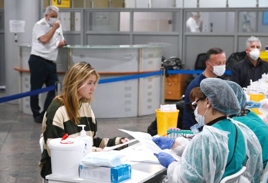 В Шереметьево усилили санитарный контроль в связи с коронавирусом