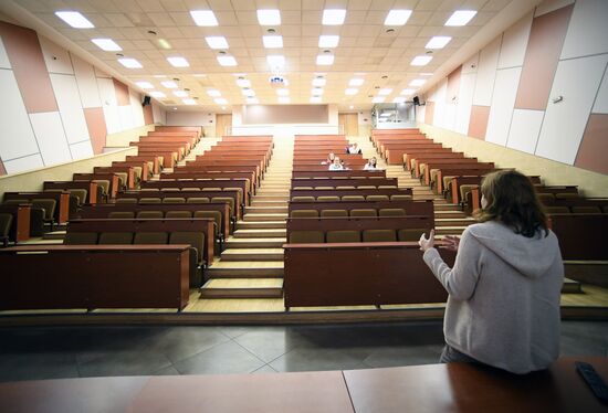 Переход российских вузов на дистанционное обучение из-за коронавируса