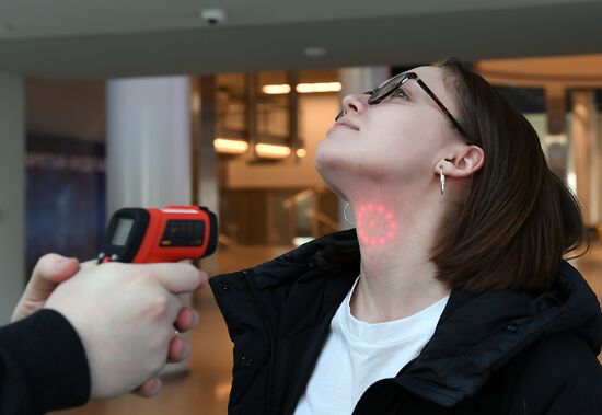 Переход российских вузов на дистанционное обучение из-за коронавируса