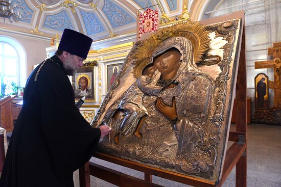 Меры по профилактике коронавируса в храме Святителя Алексия в Рогожской слободе 