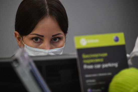 Усиление санитарного контроля в аэропорту Толмачево