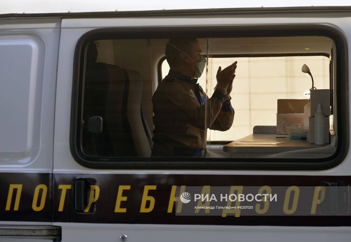 Мобильный пункт тестирования на коронавирус открыли в "Пулково"