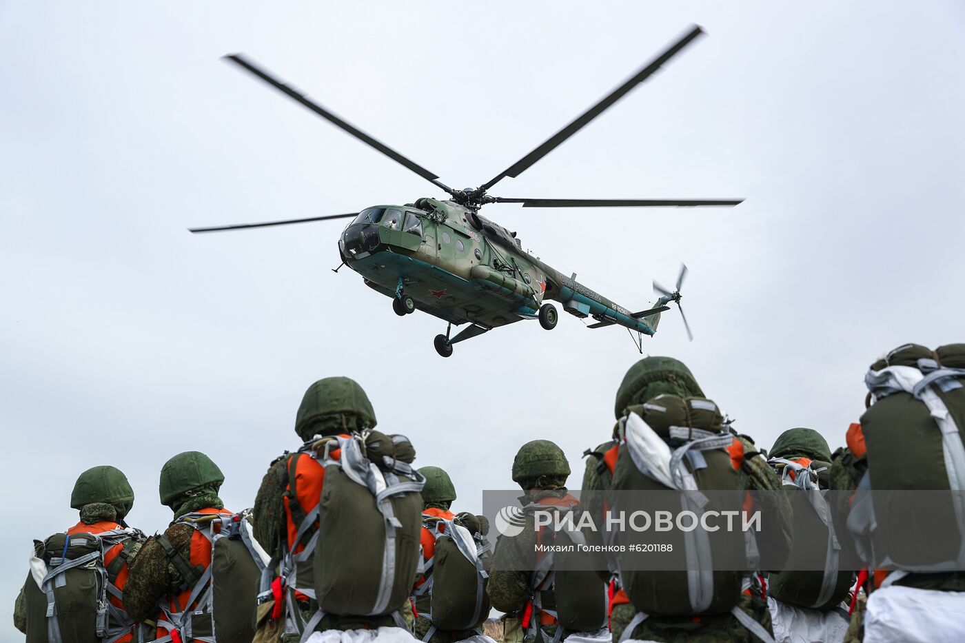 Воздушно-десантная подготовка морской пехоты в Калининградской области