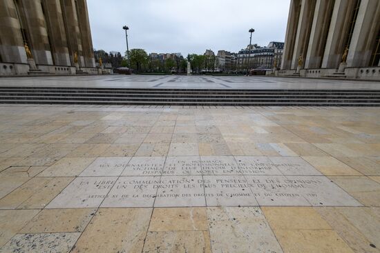 Ситуация в Париже в связи с коронавирусом
