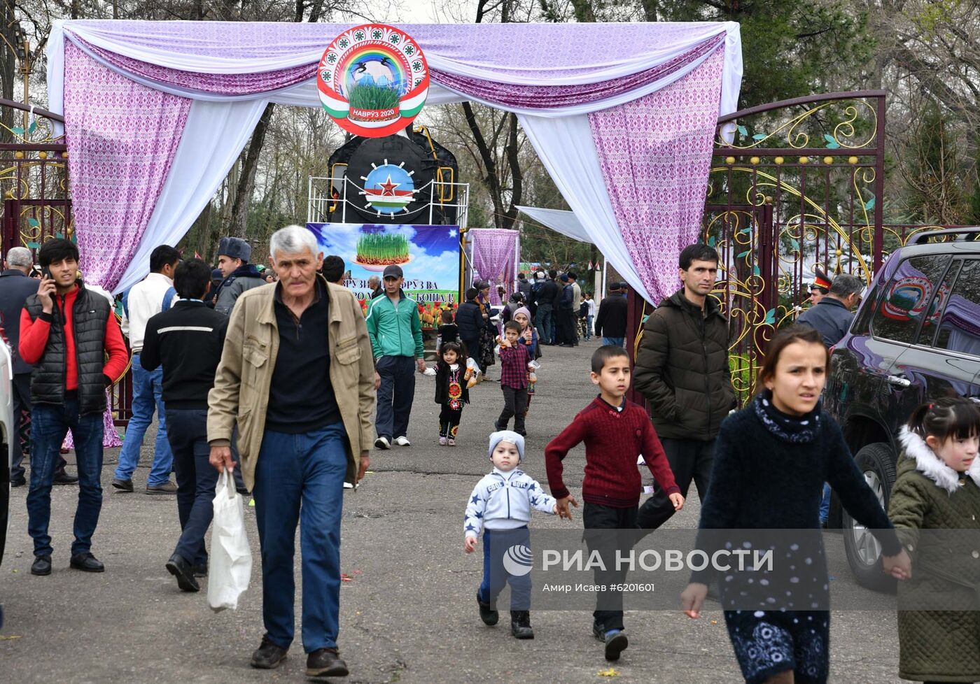 Празднование Навруза в Душанбе
