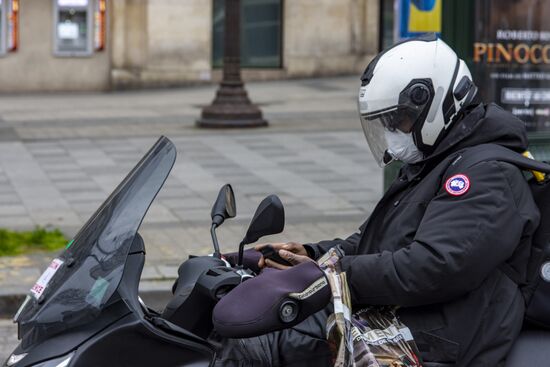 Ситуация в Париже в связи с коронавирусом