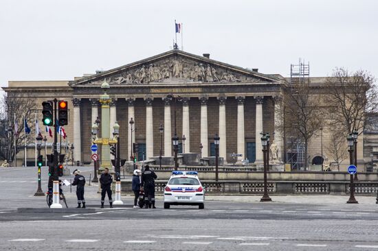 Ситуация в Париже в связи с коронавирусом