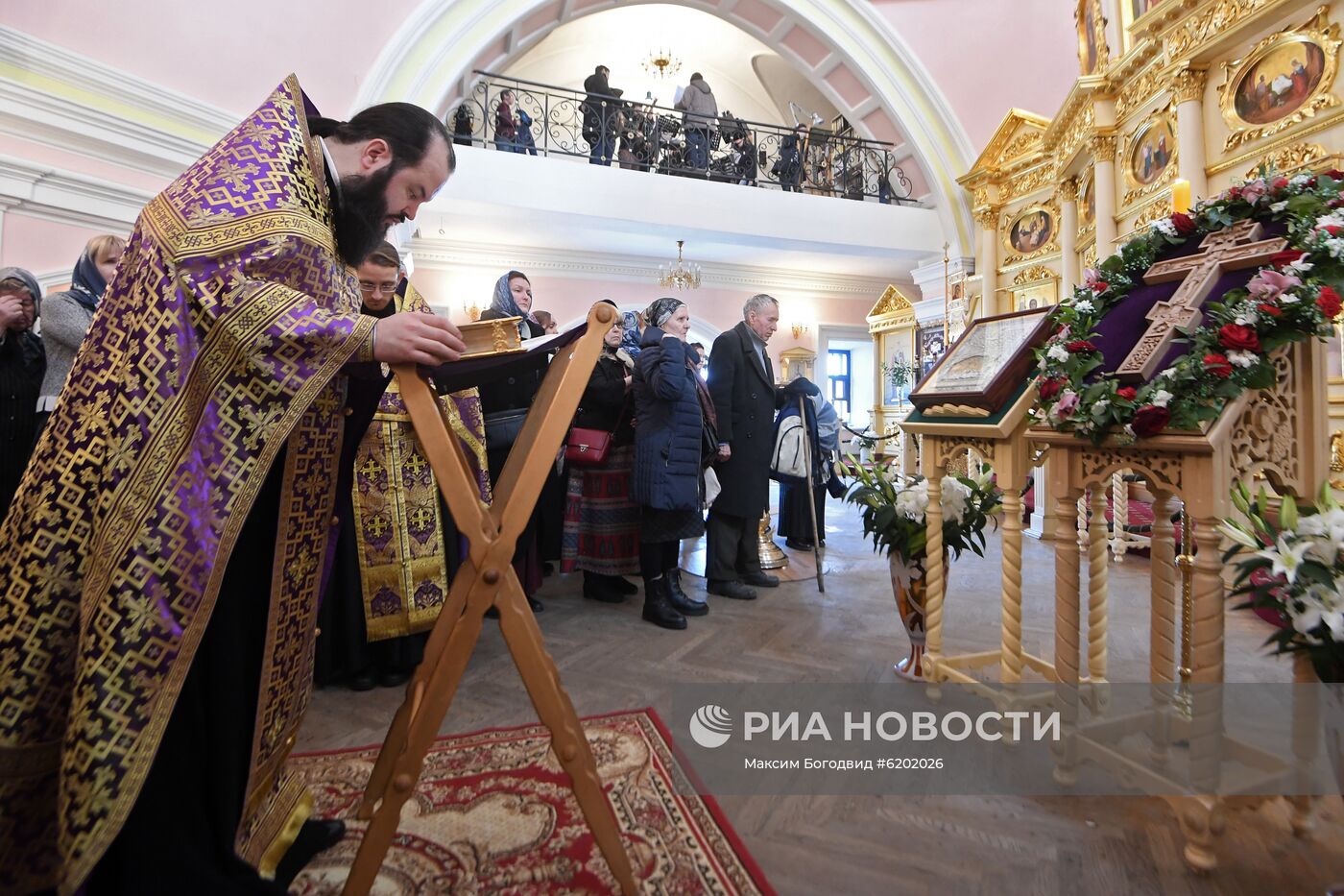 Молебен об избавлении от эпидемии коронавируса в Казанско-Богородицком монастыре