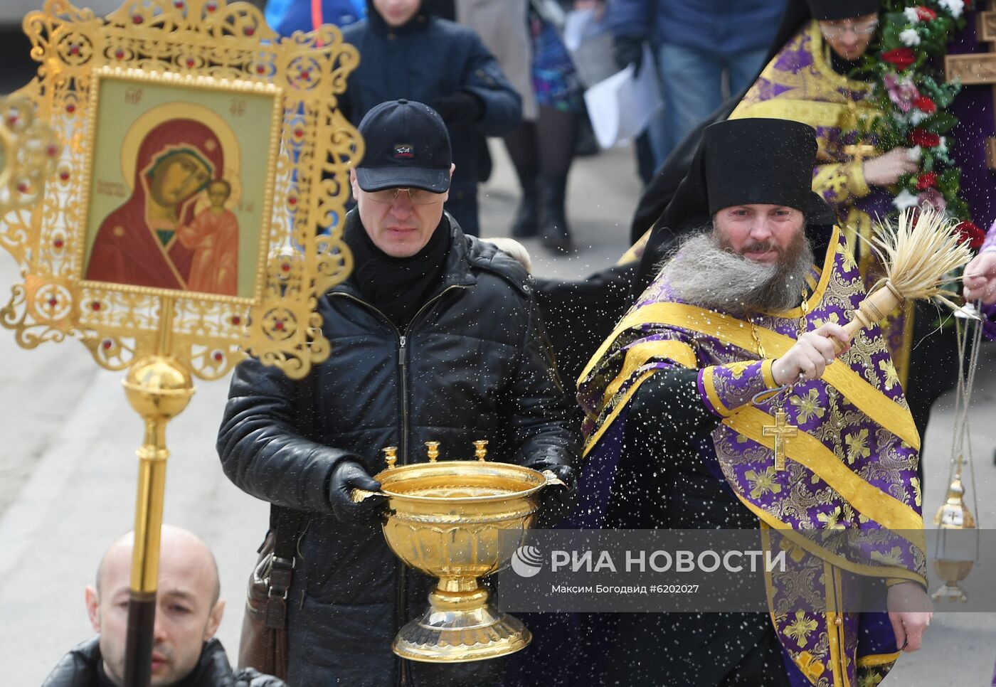 Молебен об избавлении от эпидемии коронавируса в Казанско-Богородицком монастыре