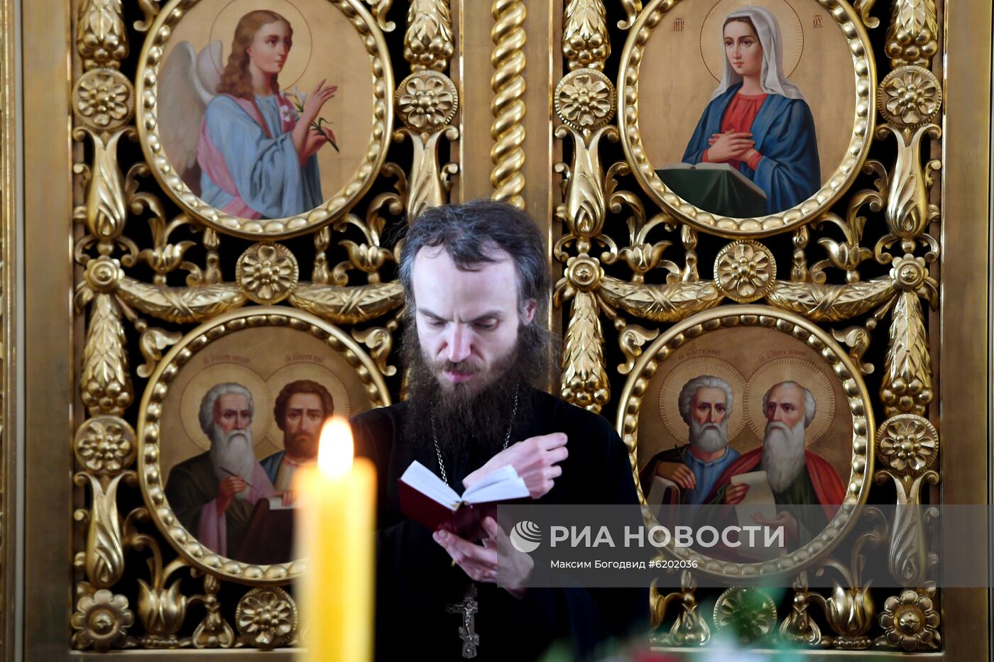 Молебен об избавлении от эпидемии коронавируса в Казанско-Богородицком монастыре