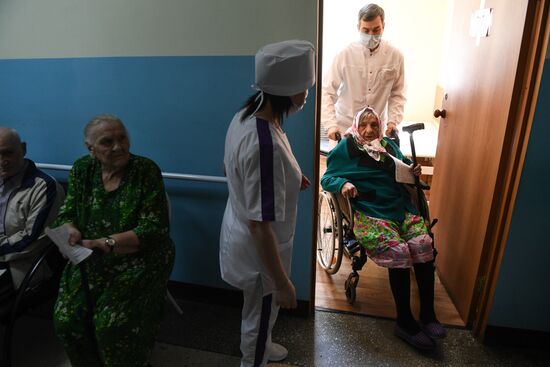 Выездная диспансеризация пожилых граждан в Новосибирской области