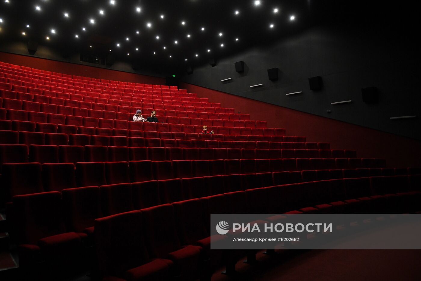 Меры профилактики коронавируса в кинотеатре "Победа" в Новосибирске
