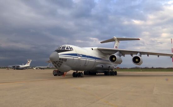 Самолеты ВКС России завершили доставку специалистов и оборудования в Италию