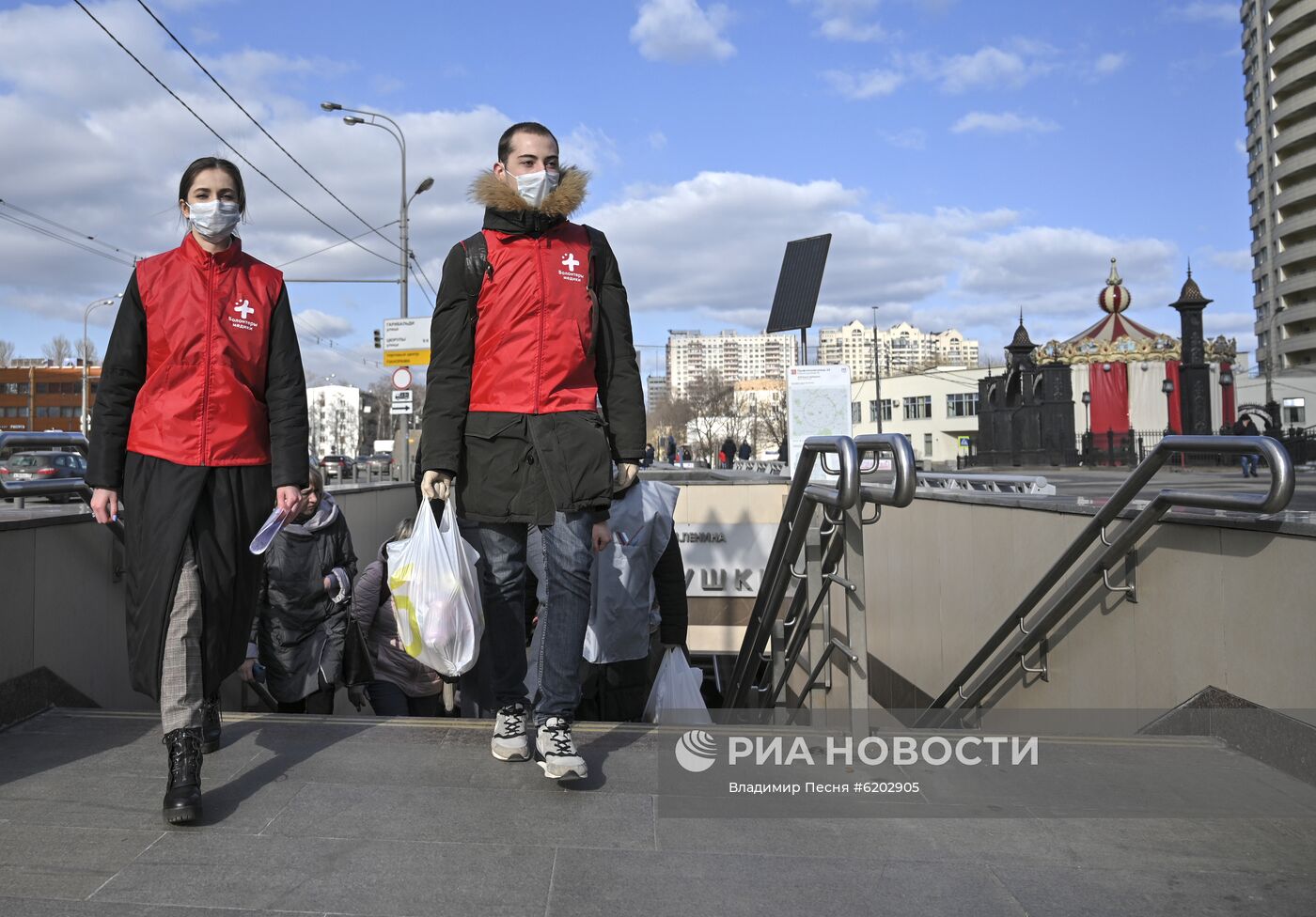 Помощь волонтеров пожилым людям в ситуации коронавируса