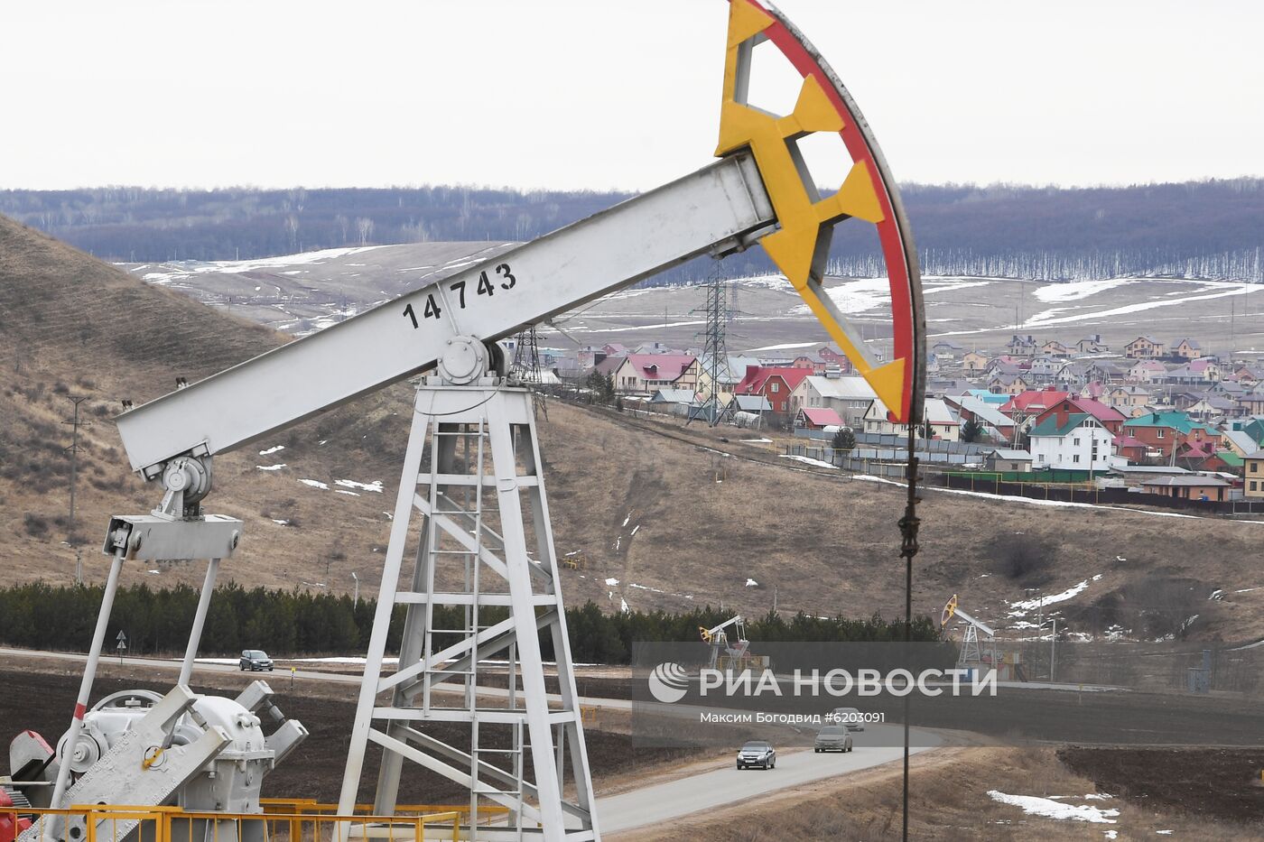 Работа нефтяных станков - качалок