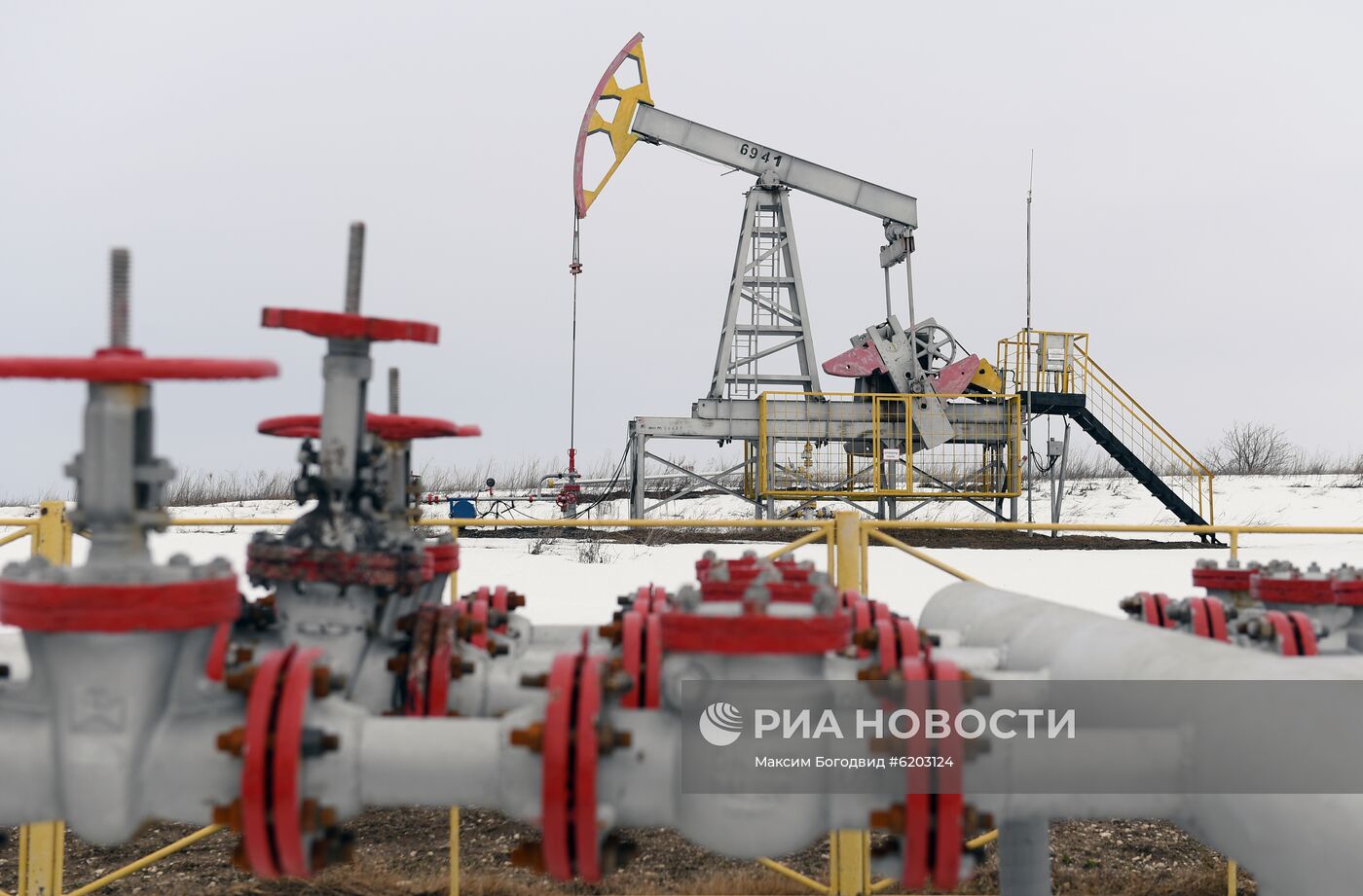 Работа нефтяных станков - качалок