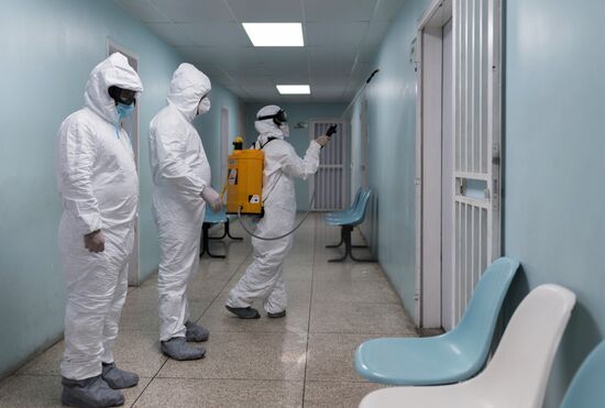 Дезинфекция больницы в Каракасе