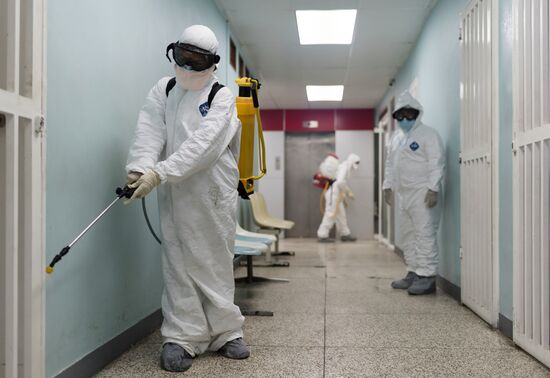 Дезинфекция больницы в Каракасе