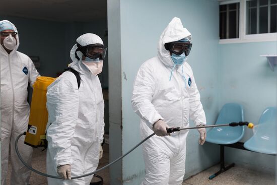 Дезинфекция больницы в Каракасе