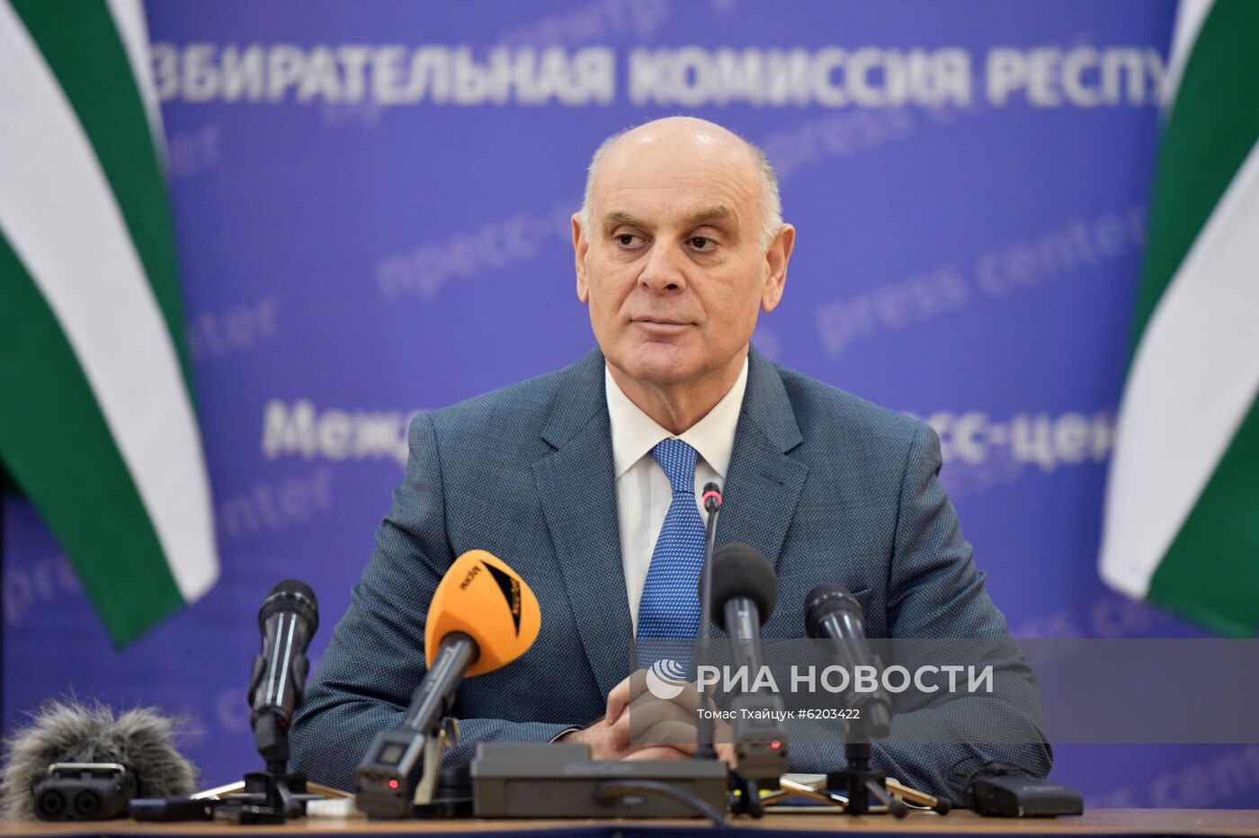 Пресс-конференция избранного президента Абхазии А. Бжании