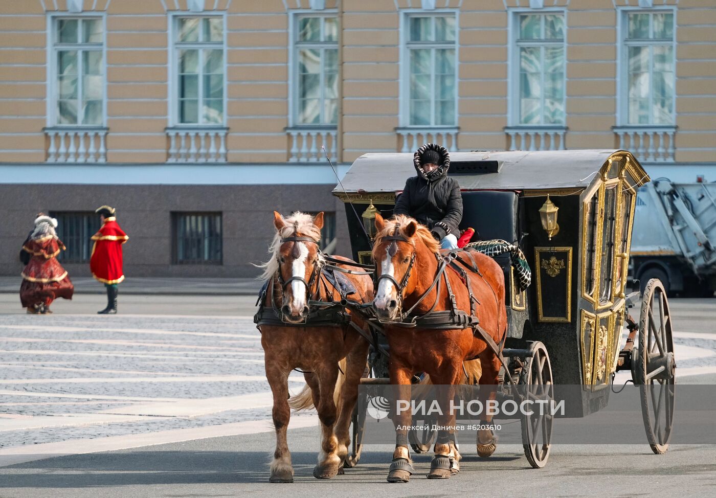 Дворцовая площадь в Санкт-Петербурге