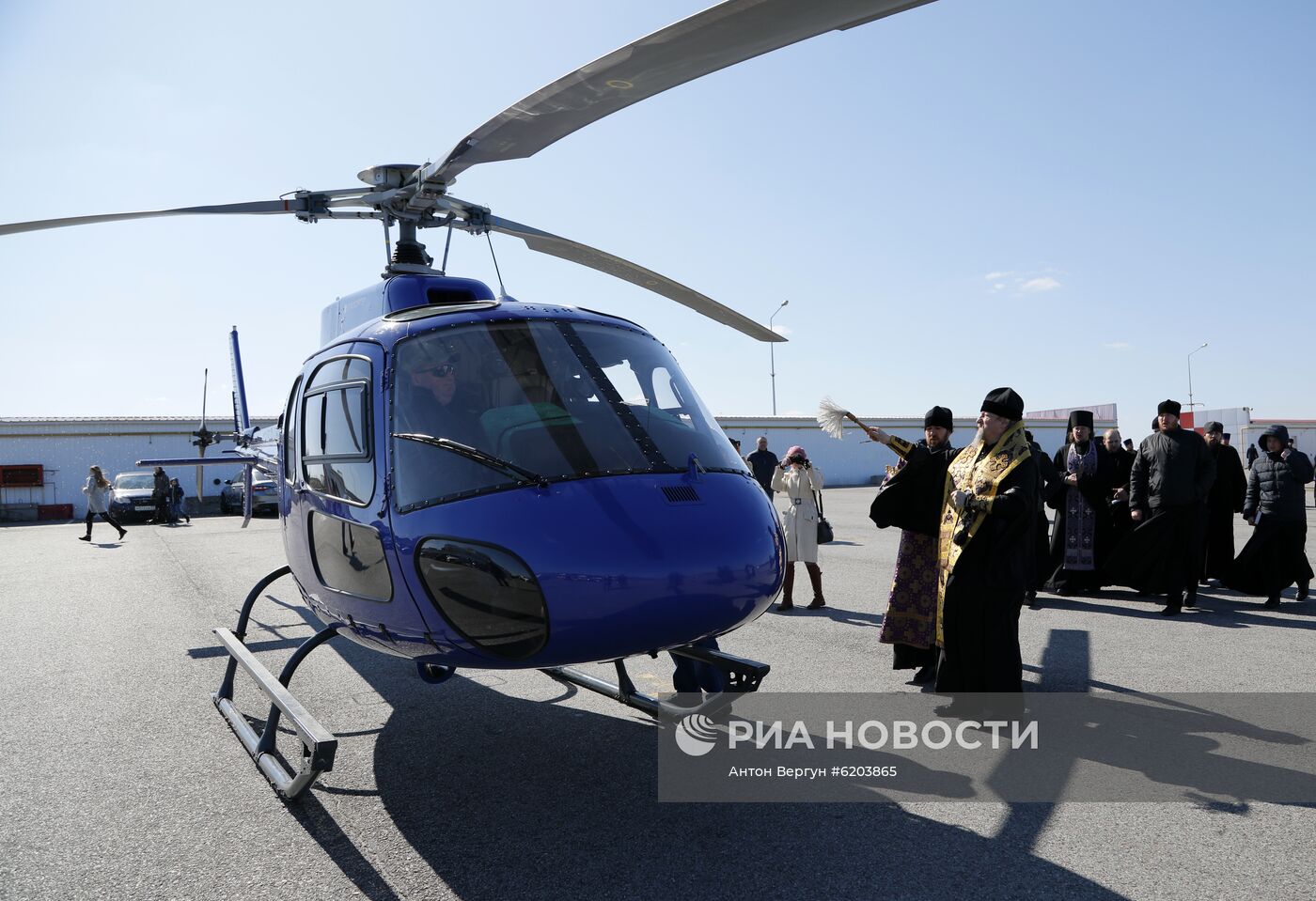 Представители Белгородской митрополии облетели территорию области для защиты от коронавируса