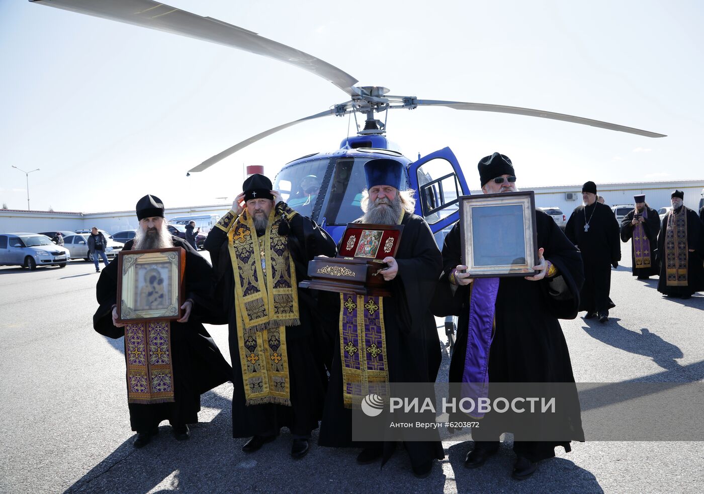 Представители Белгородской митрополии облетели территорию области для защиты от коронавируса