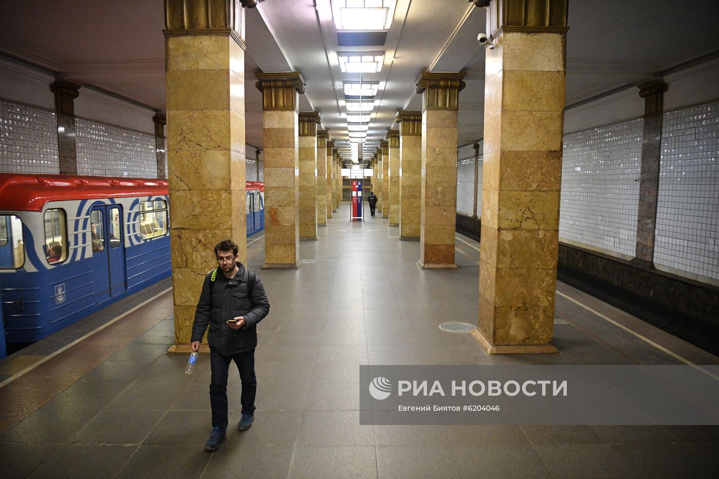 Число пассажиров в метро сократилось из-за коронавируса 