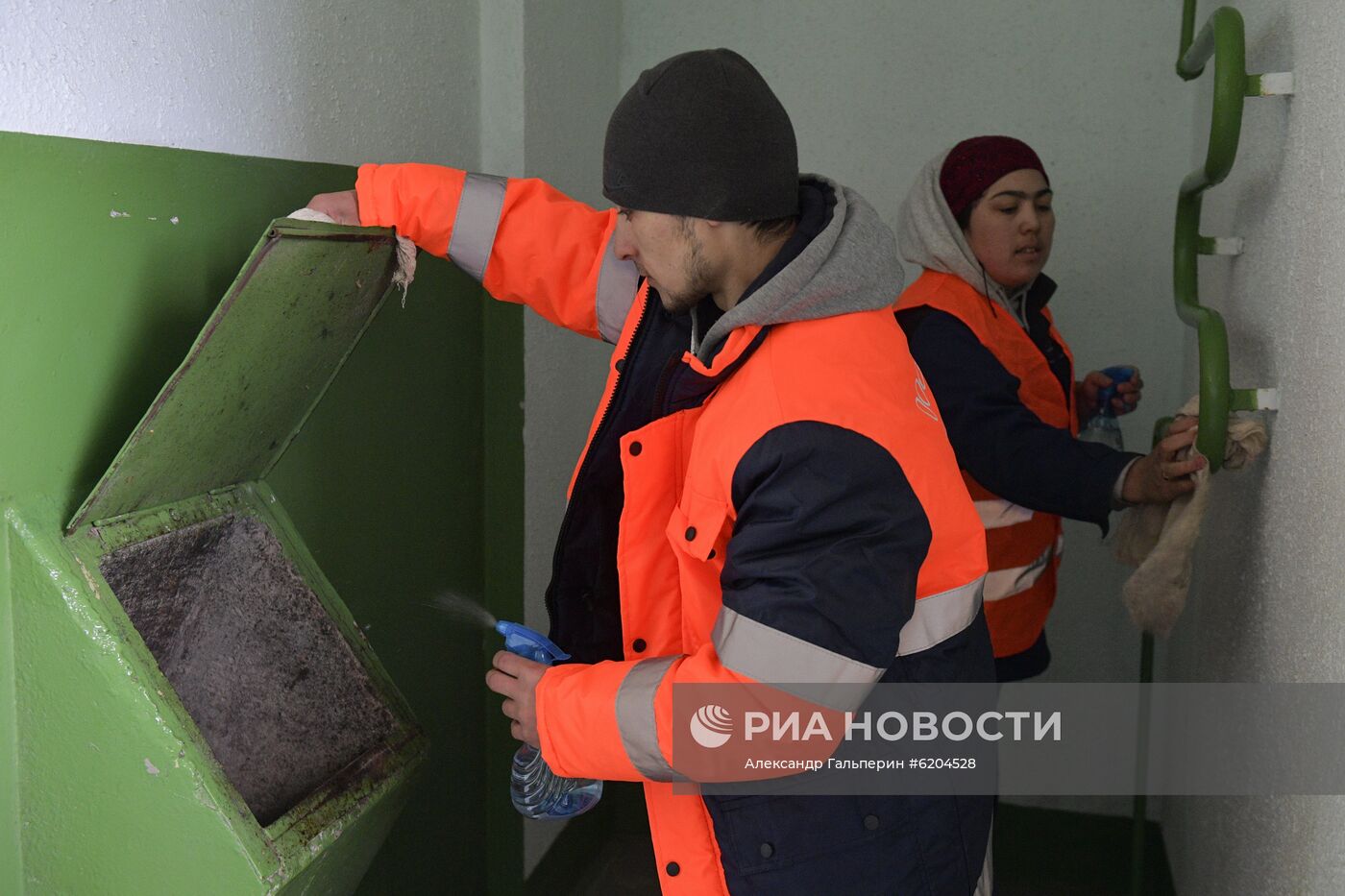 Уборка и дезинфекция парадных в Санкт-Петербурге