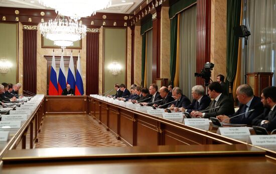 Премьер-министр РФ М. Мишустин провел совещание по развитию электронной промышленности