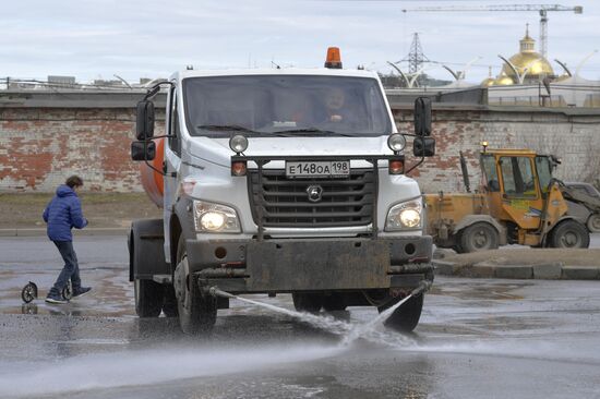 Уборка и дезинфекция парадных в Санкт-Петербурге