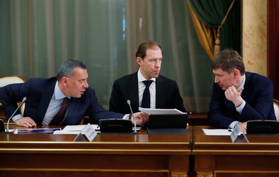 Премьер-министр РФ М. Мишустин провел совещание по развитию электронной промышленности
