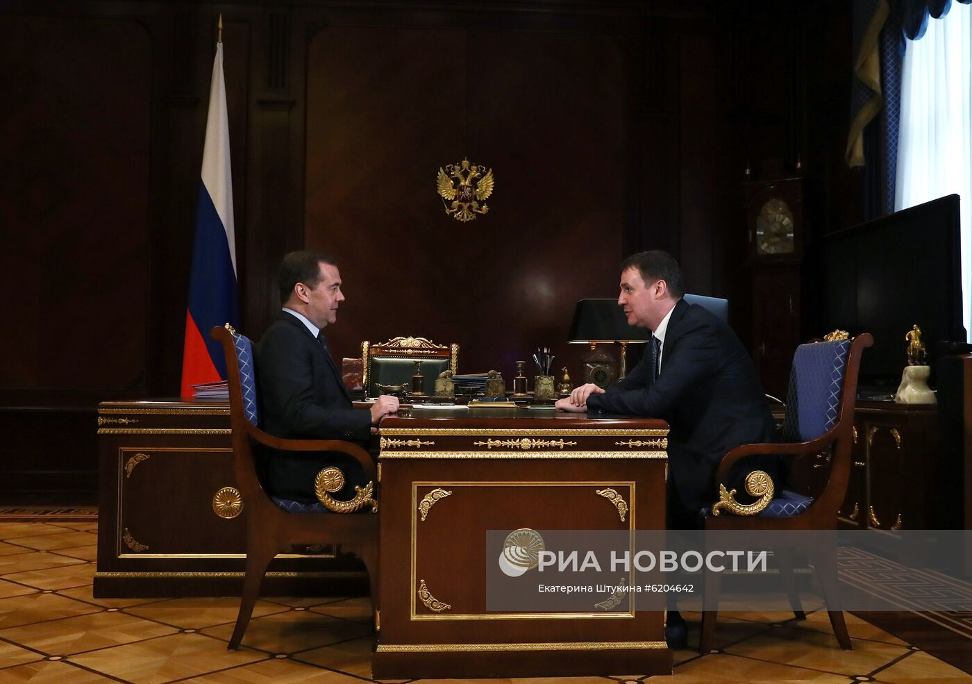 Зампред Совета безопасности РФ Д. Медведев встретился с Д. Патрушевым