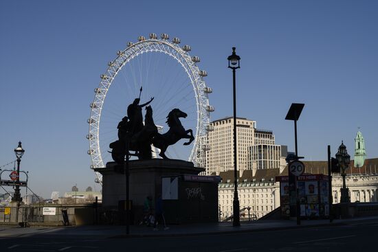 Ситуация в Лондоне в связи с коронавирусом