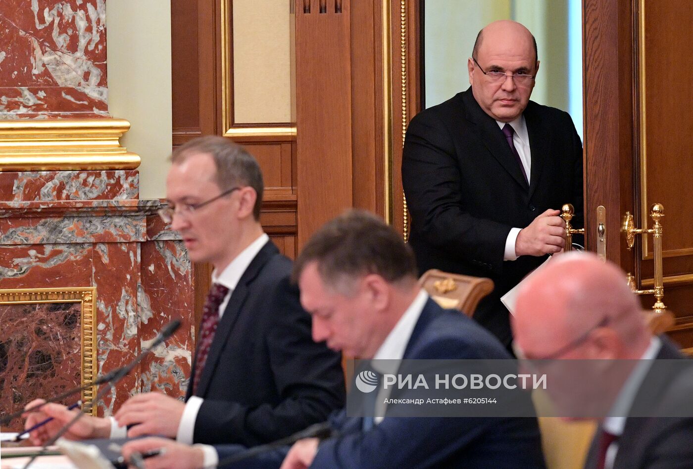 Премьер-министр РФ М. Мишустин провел заседание правительства РФ