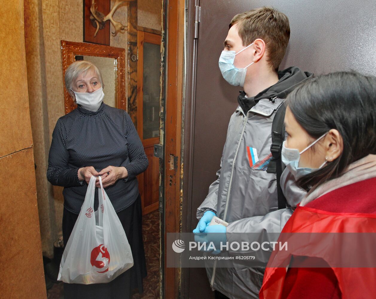 В Барнауле создан волонтерский центр для помощи гражданам в связи с угрозой распространения коронавируса