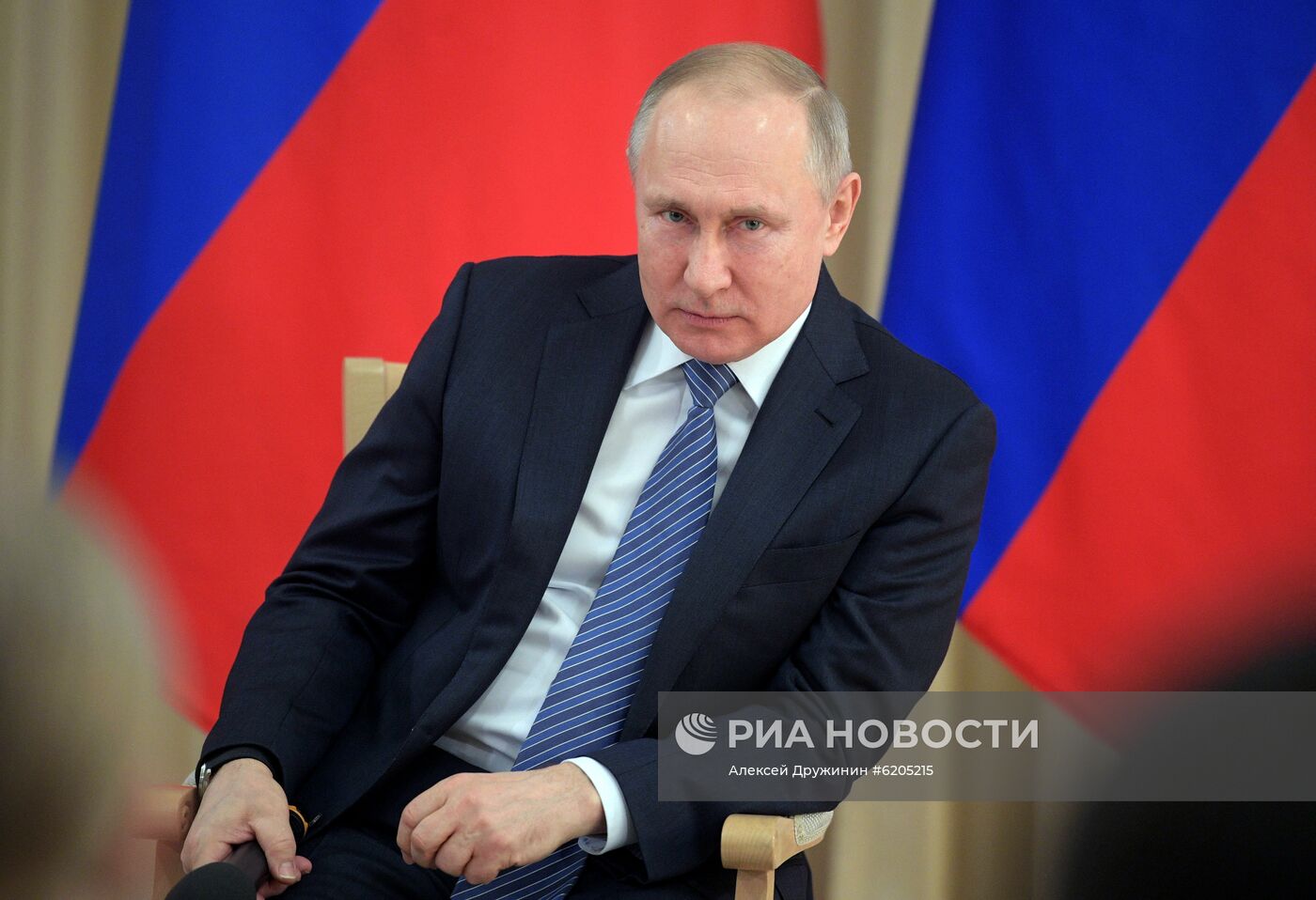 Президент РФ В. Путин провел встречу с представителями предпринимательского сообщества