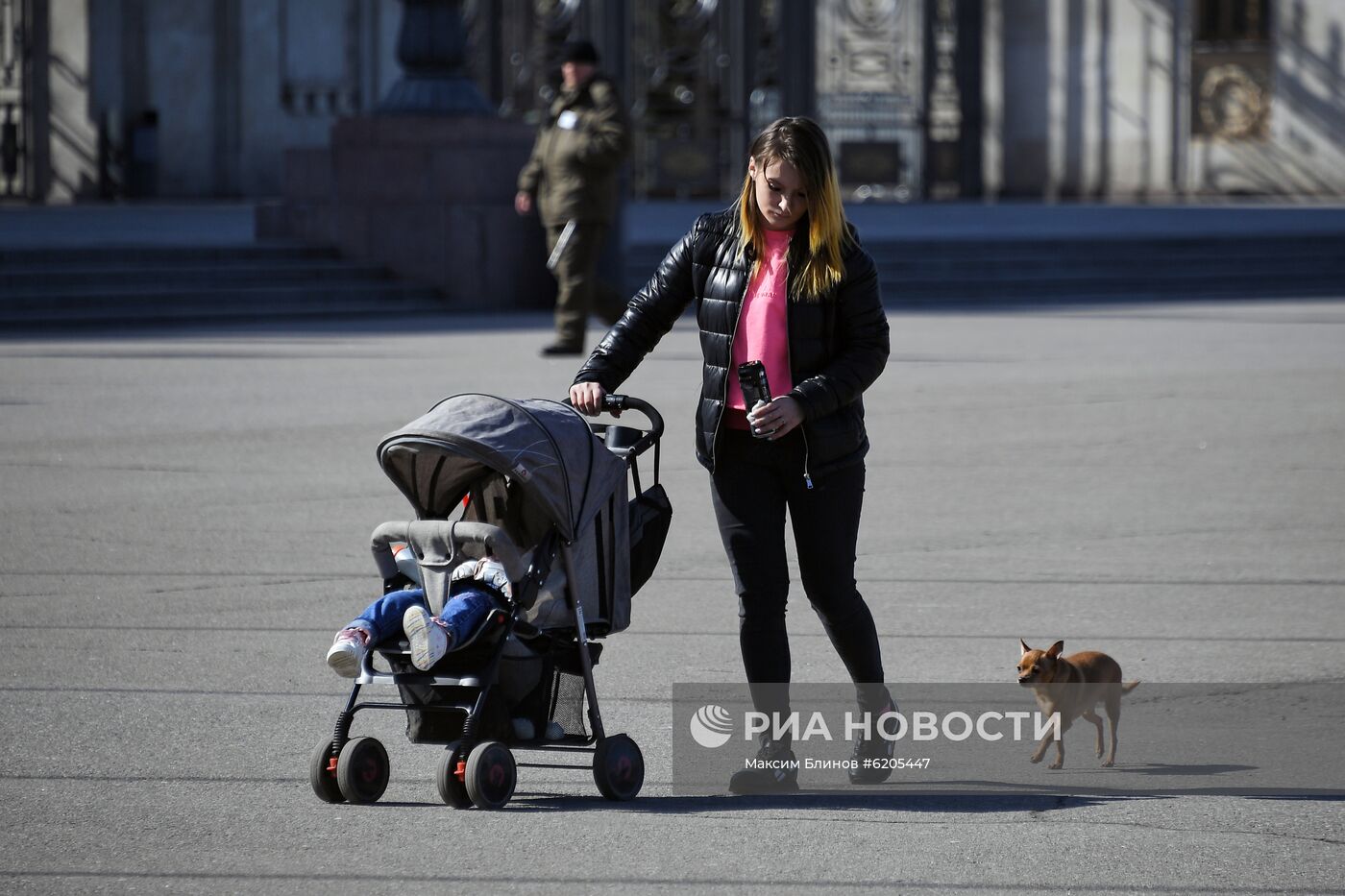 Теплая погода в Москве 