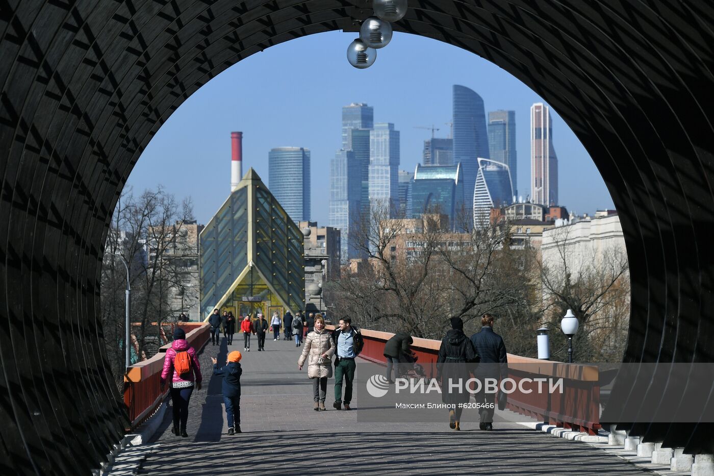 Теплая погода в Москве