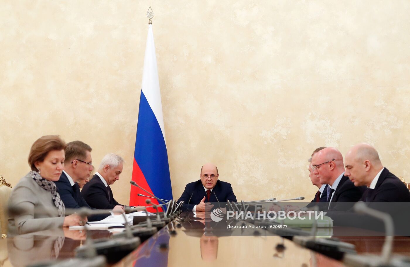 Премьер-министр РФ М. Мишустин провел заседание президиума Координационного совета по борьбе с коронавирусной инфекцией