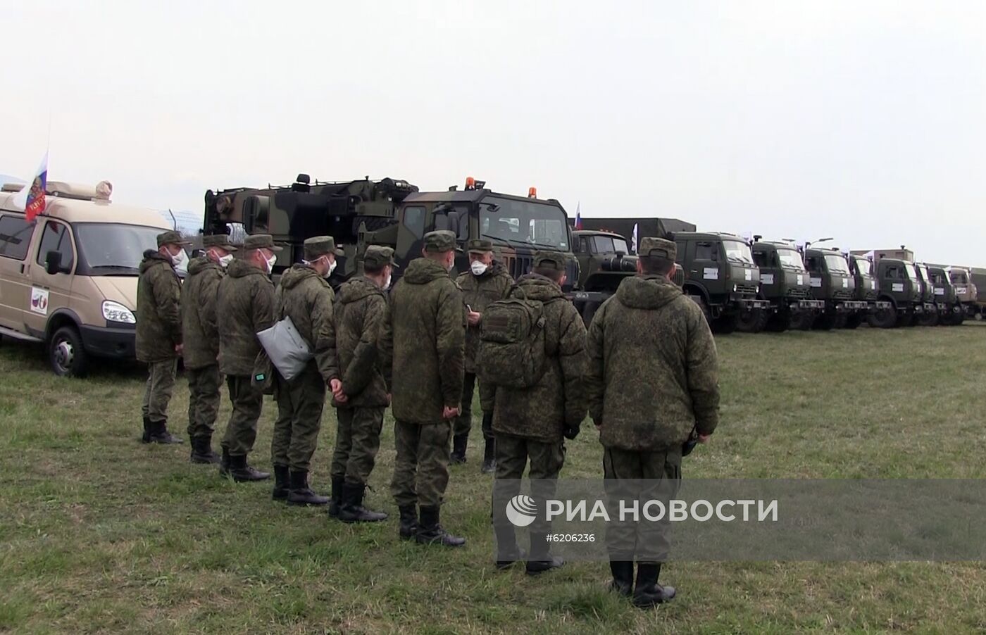 Российские военные специалисты приступили к работе в Бергамо