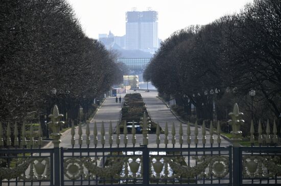 Закрытие парков в Москве