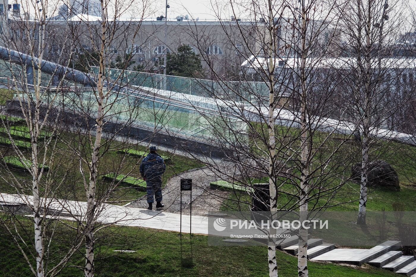 Закрытие парков в Москве