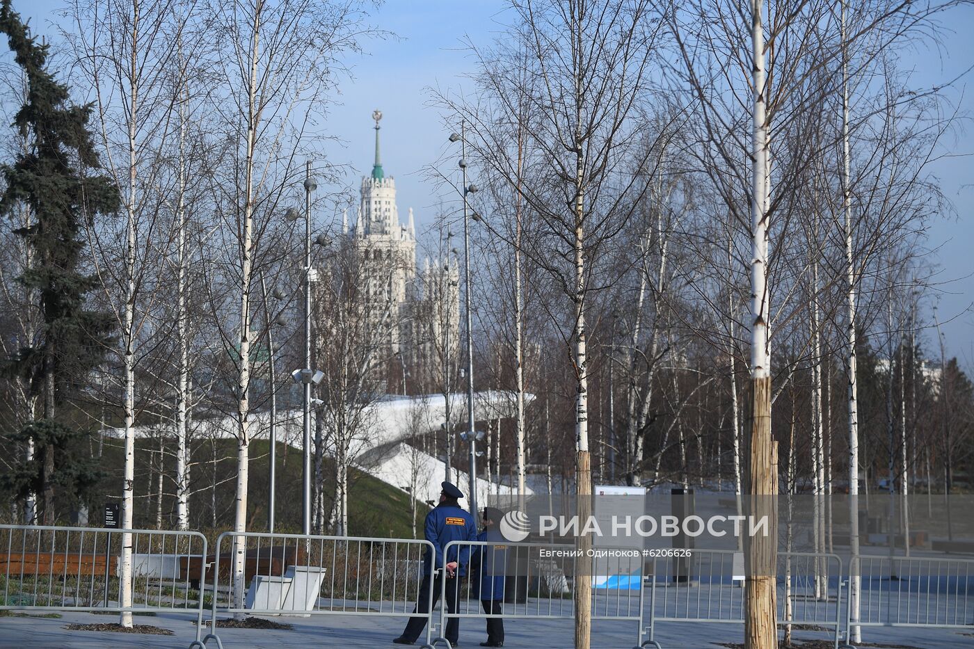 Закрытие парков в Москве