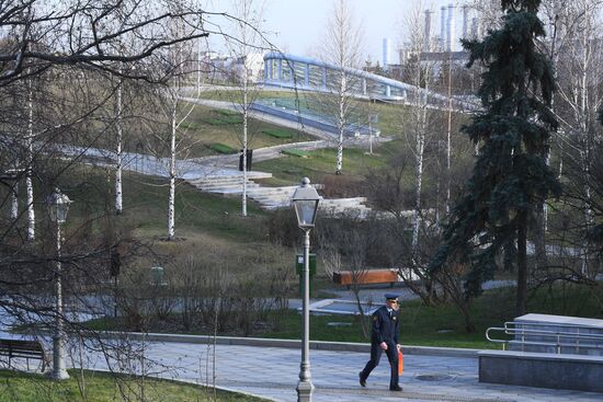 Закрытие парков в Москве