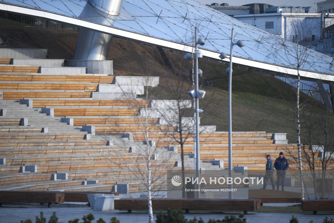 Закрытие парков в Москве